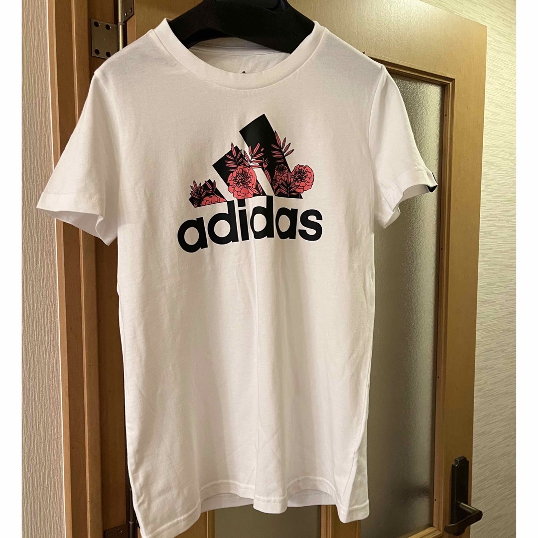 adidas(アディダス)のadidas ティシャツ メンズのトップス(Tシャツ/カットソー(半袖/袖なし))の商品写真
