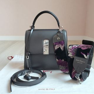 サルヴァトーレフェラガモ(Salvatore Ferragamo)の未使用同様フェラガモBOXYZボクシィズ2wayバッグミディアム限定リミテッド(ハンドバッグ)