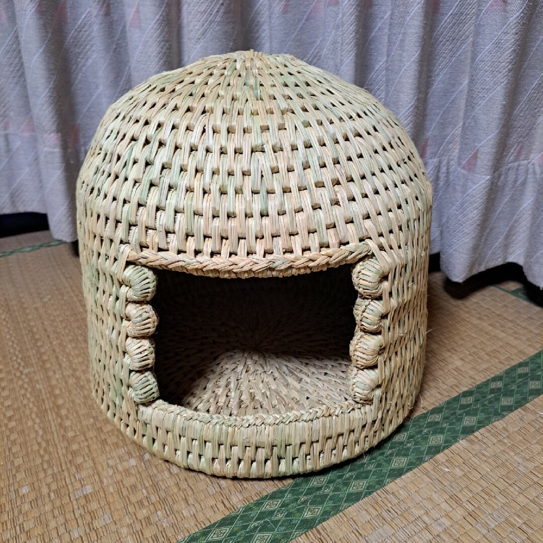 猫ちぐら(稲わら製)、猫の家
