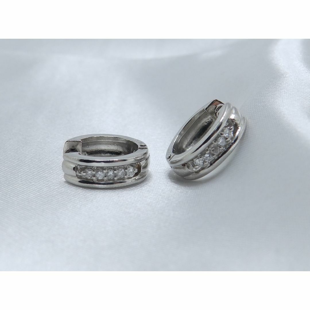 天然ダイヤモンドのフープピアス【両耳用】【合計：0.10ct】