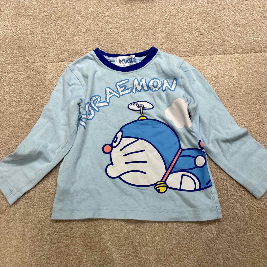 ロンT 100 ドラえもん  長袖Tシャツ　 ロンT キッズ/ベビー/マタニティのキッズ服男の子用(90cm~)(Tシャツ/カットソー)の商品写真