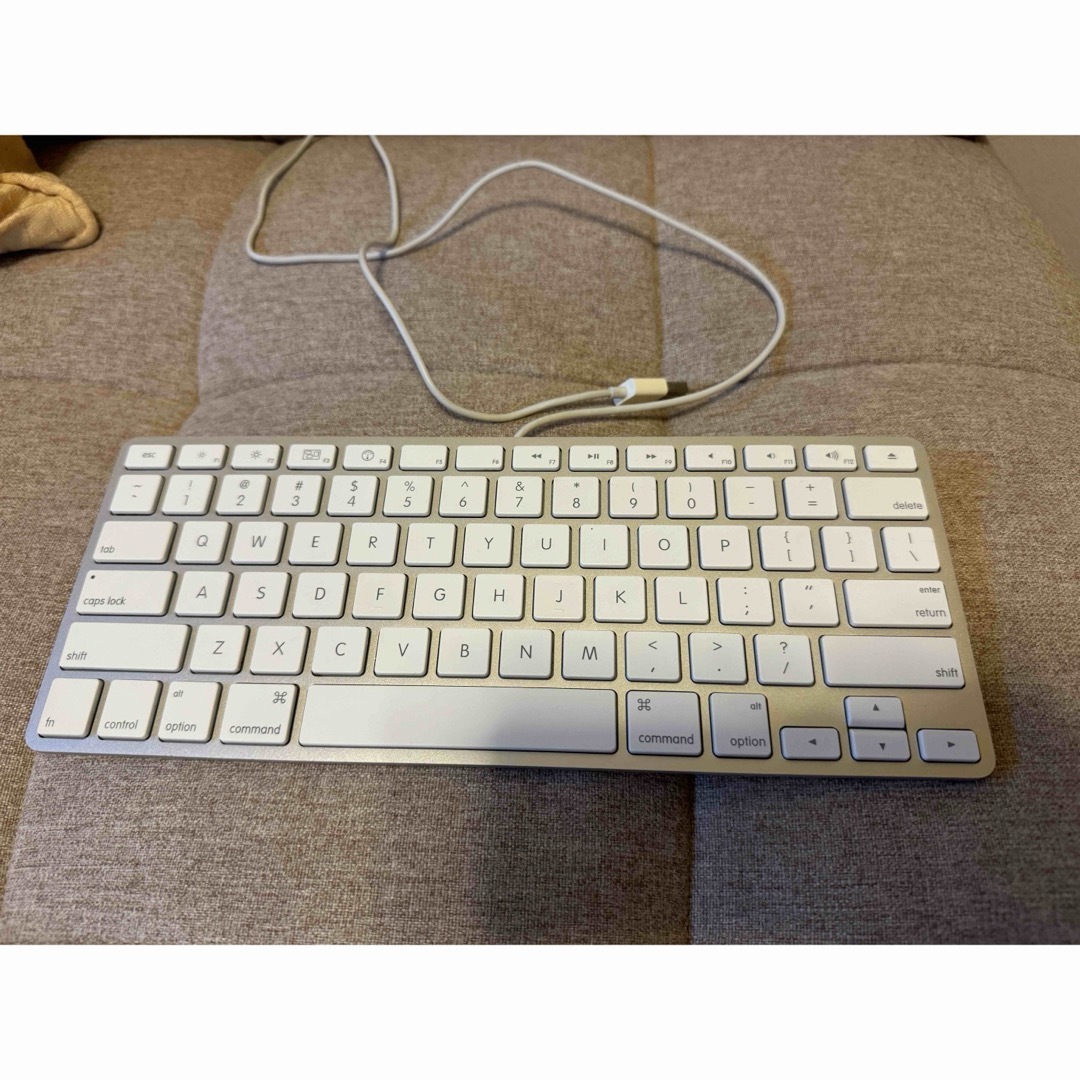 Apple 純正 USBキーボード US配列 | フリマアプリ ラクマ