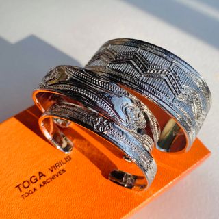 TOGA VIRILIS - 新品 TOGA VIRILIS Metal bangle set シルバーの通販