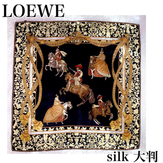 ロエベ(LOEWE)の正規品 美品✨大判 ロエベ LOEWE スカーフ シルクブラック ゴールド 騎士(バンダナ/スカーフ)