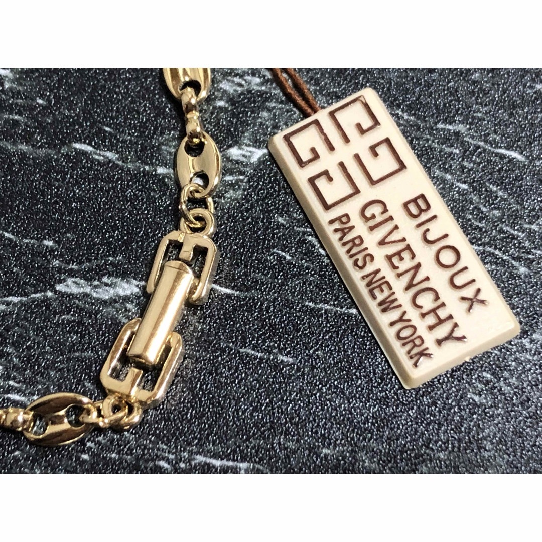 GIVENCHY(ジバンシィ)の未使用品　GIVENCHY　ジバンシィ　ブレスレット　ゴールド レディースのアクセサリー(ブレスレット/バングル)の商品写真