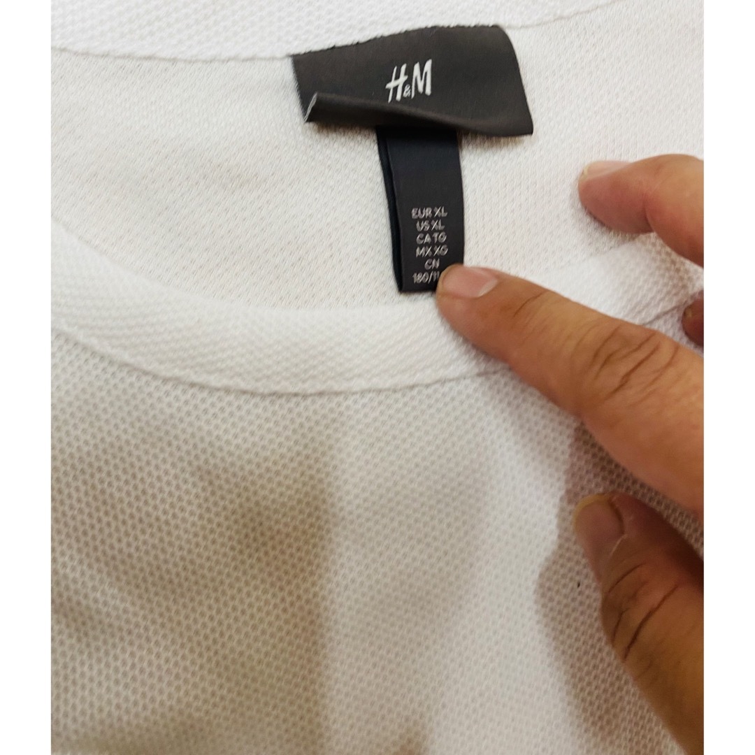 H&M(エイチアンドエム)の大きい服　H&M エイチアンドエム　半袖　Tシャツ　realit  XL ⭕️ メンズのトップス(Tシャツ/カットソー(半袖/袖なし))の商品写真