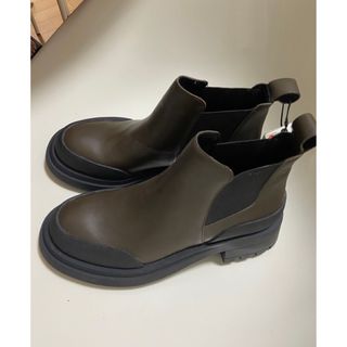 ザラ(ZARA)のZARA ザラ トラックソール付きローヒールアンクルブーツ カーキ 37(ブーツ)