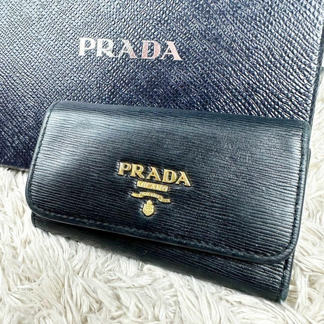 PRADA - 【人気】プラダ 6連キーケース ブラック ゴールドロゴ ...