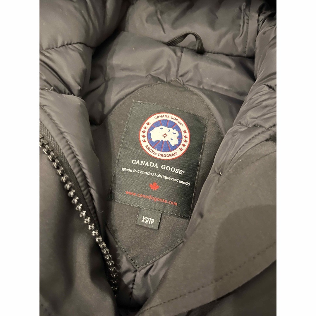 CANADA GOOSE(カナダグース)のダウン　ブラック　カナダグース　XS レディースのジャケット/アウター(ダウンジャケット)の商品写真