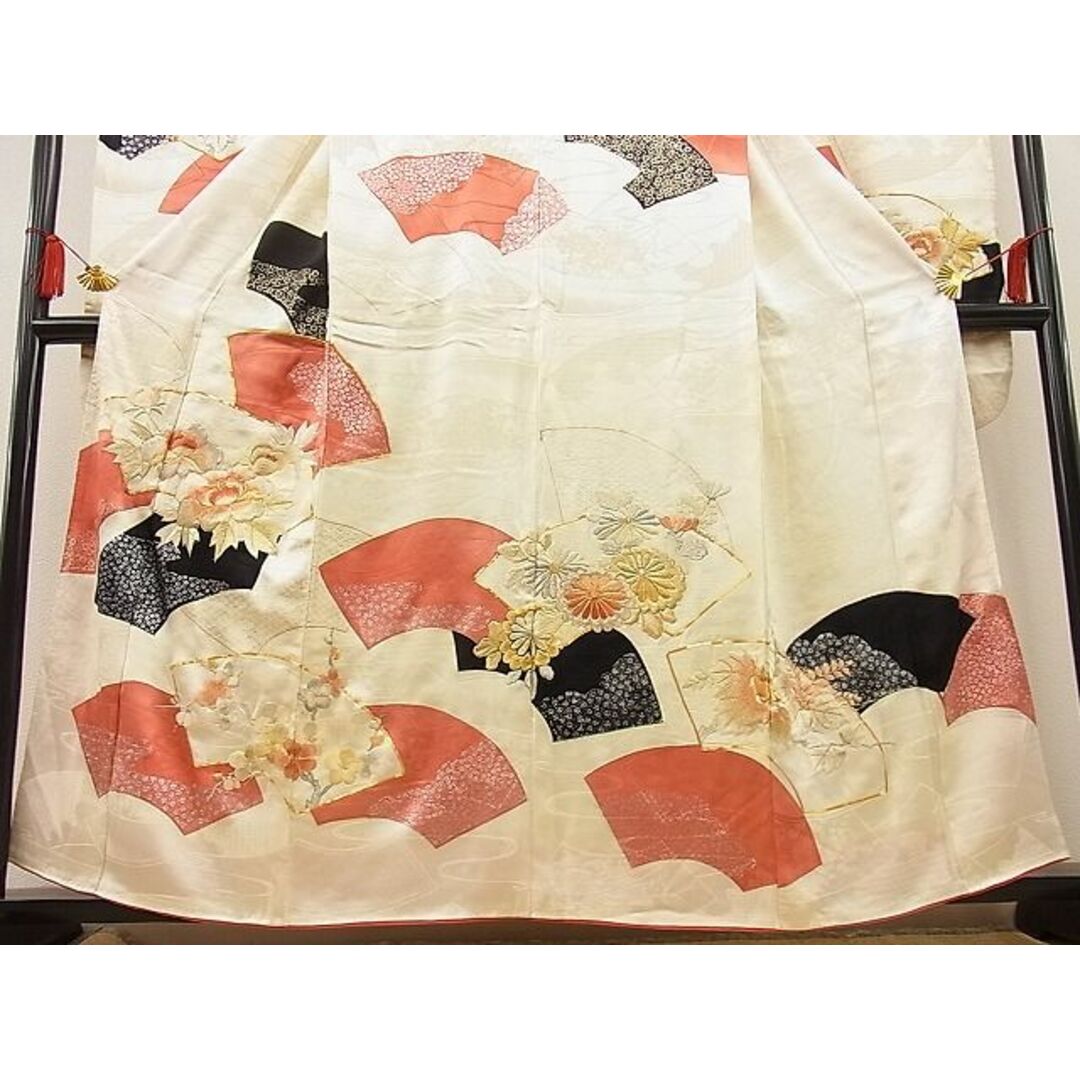 平和屋野田店□豪華振袖 駒刺繍 地紙牡丹文 金銀彩 逸品 n-ip1431の ...