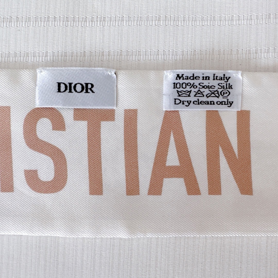 Christian Dior(クリスチャンディオール)のDIOR ディオール　アニマル　ロゴ入り　ミッツァ　スカーフ　バンドー　新品 レディースのファッション小物(バンダナ/スカーフ)の商品写真