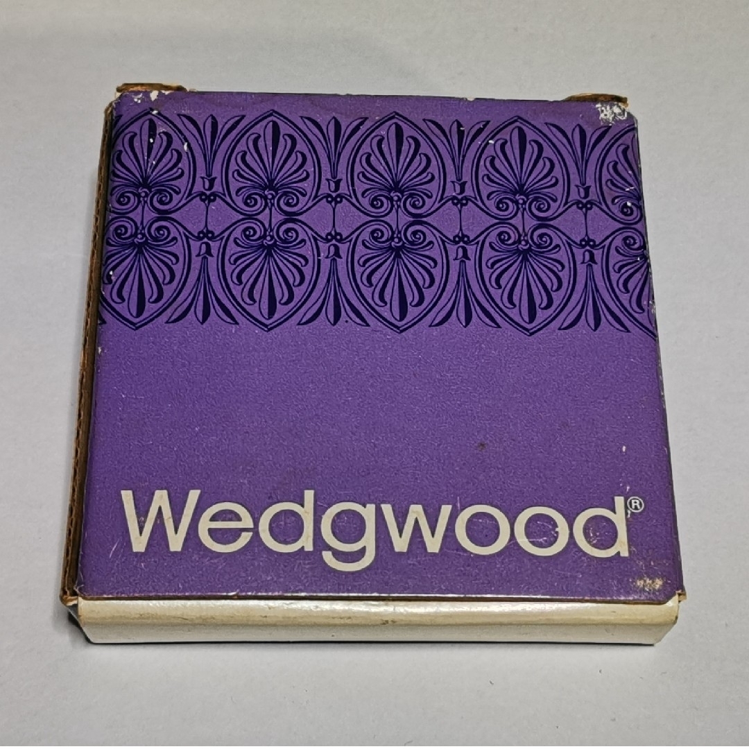 WEDGWOOD(ウェッジウッド)の未使用　ウェッジウッド　ジャスパーウェア灰皿　アンティーク エンタメ/ホビーの美術品/アンティーク(陶芸)の商品写真
