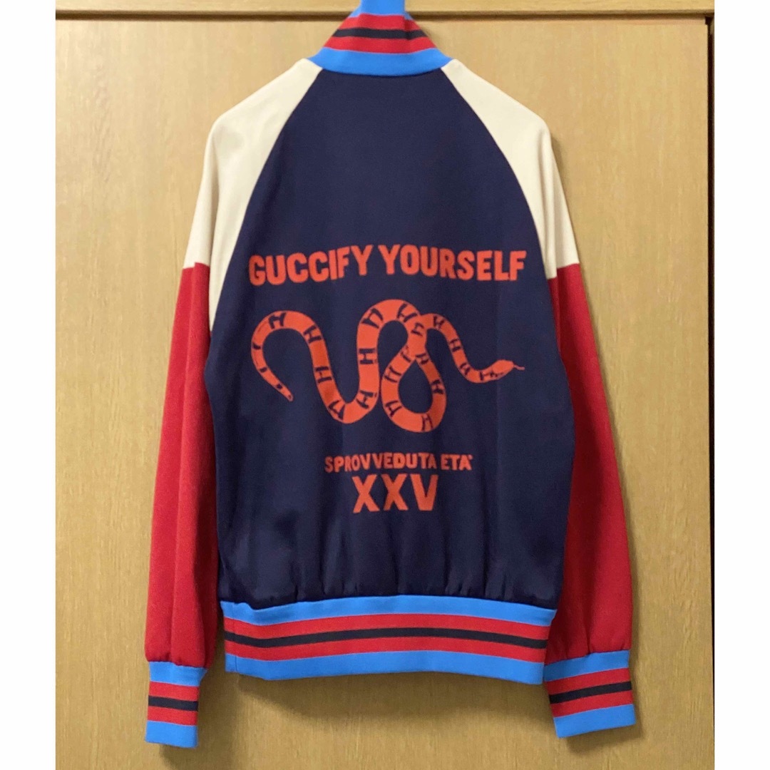Gucci(グッチ)のGUCCI グッチ ジャージ リボン スネーク  Mサイズ 新品未使用 レディースのジャケット/アウター(ブルゾン)の商品写真