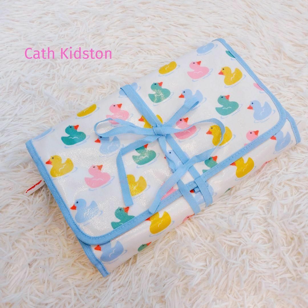 Cath Kidston(キャスキッドソン)の新品／Cath Kidston／キャスキッドソン／アヒルちゃん ハンギングポーチ キッズ/ベビー/マタニティのマタニティ(母子手帳ケース)の商品写真