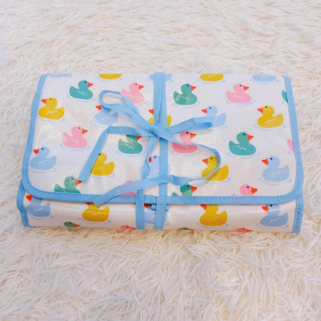 Cath Kidston(キャスキッドソン)の新品／Cath Kidston／キャスキッドソン／アヒルちゃん ハンギングポーチ キッズ/ベビー/マタニティのマタニティ(母子手帳ケース)の商品写真