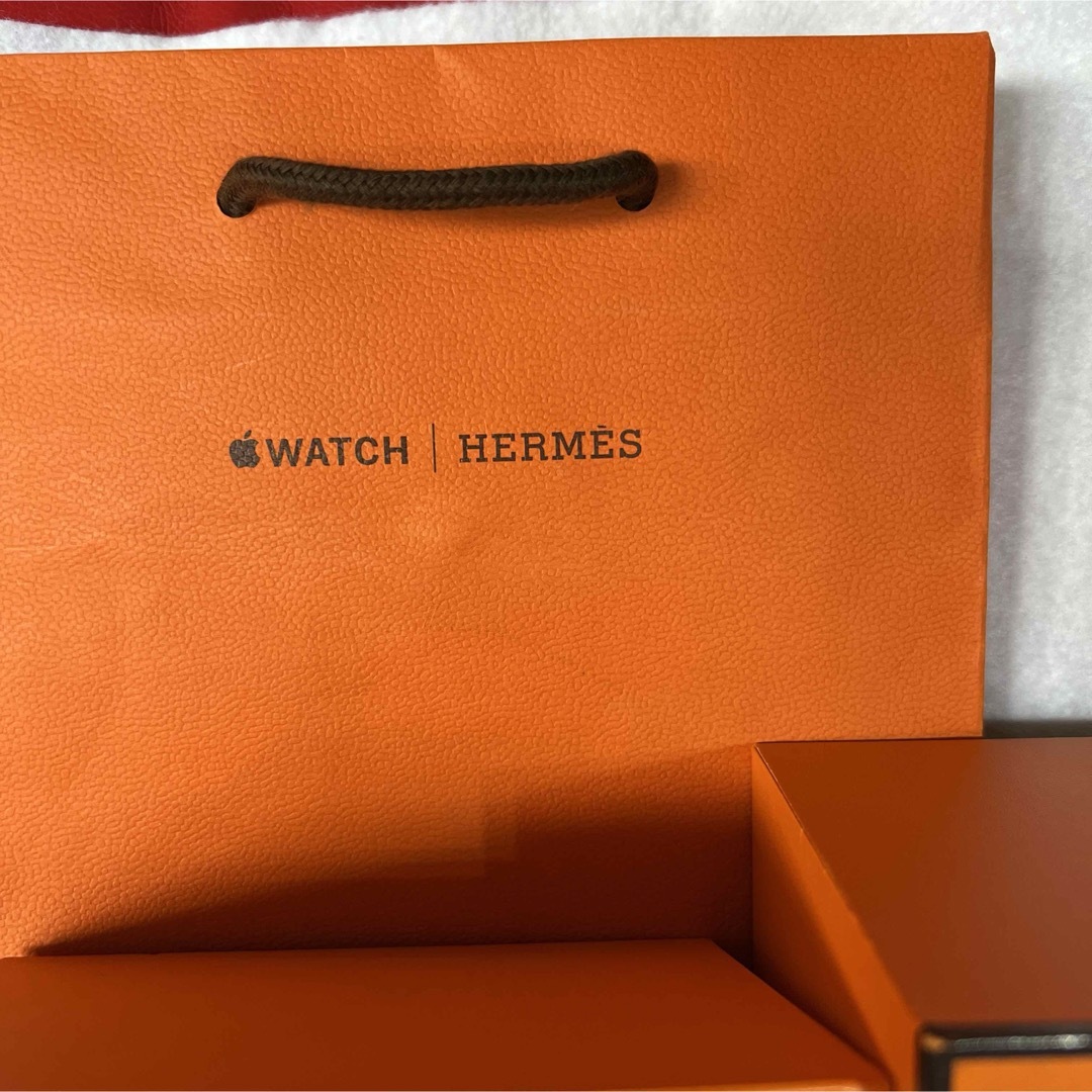 Hermes(エルメス)のHERMESエルメスApple Watchアップルウォッチリボン&空箱 レディースのファッション小物(腕時計)の商品写真