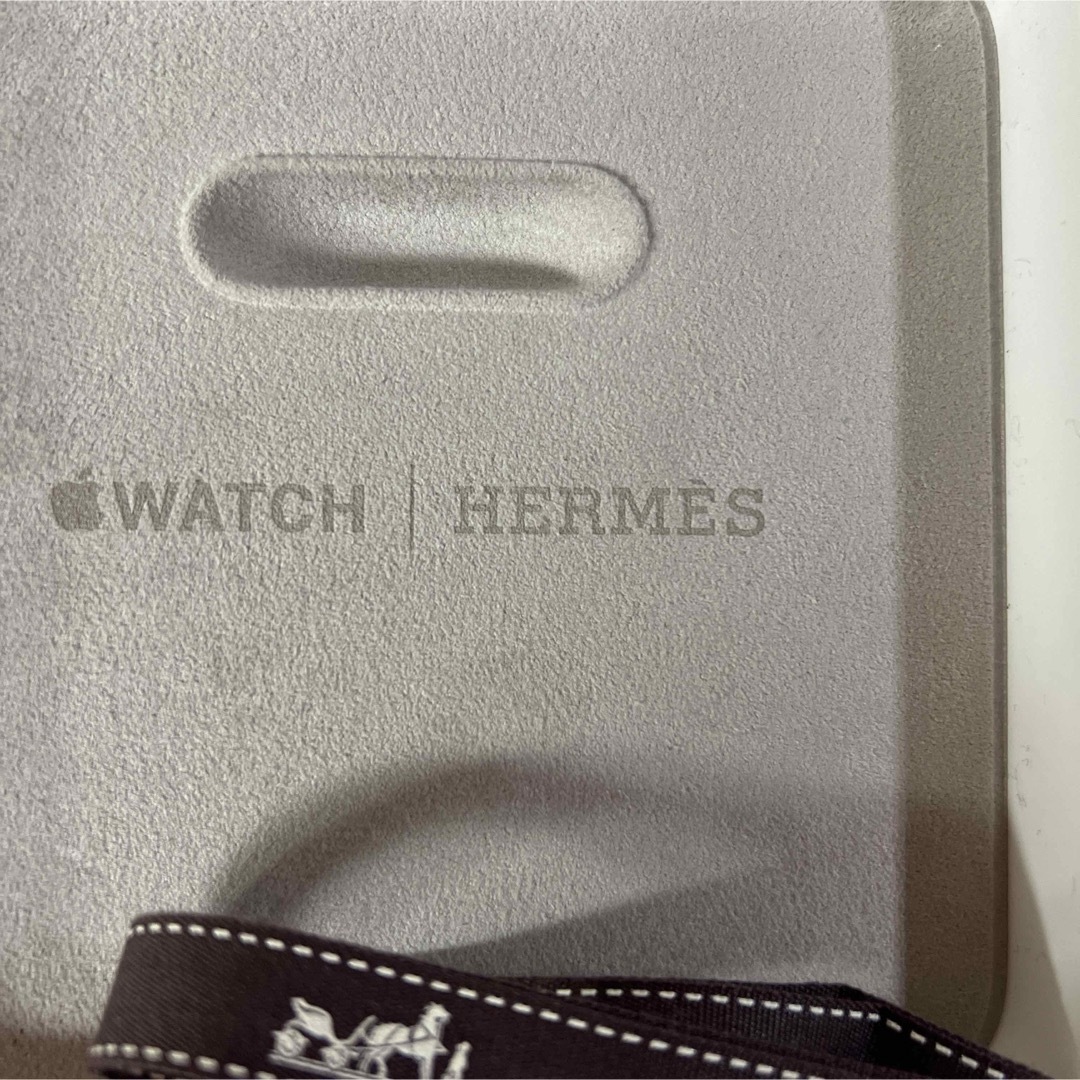 Hermes(エルメス)のHERMESエルメスApple Watchアップルウォッチリボン&空箱 レディースのファッション小物(腕時計)の商品写真