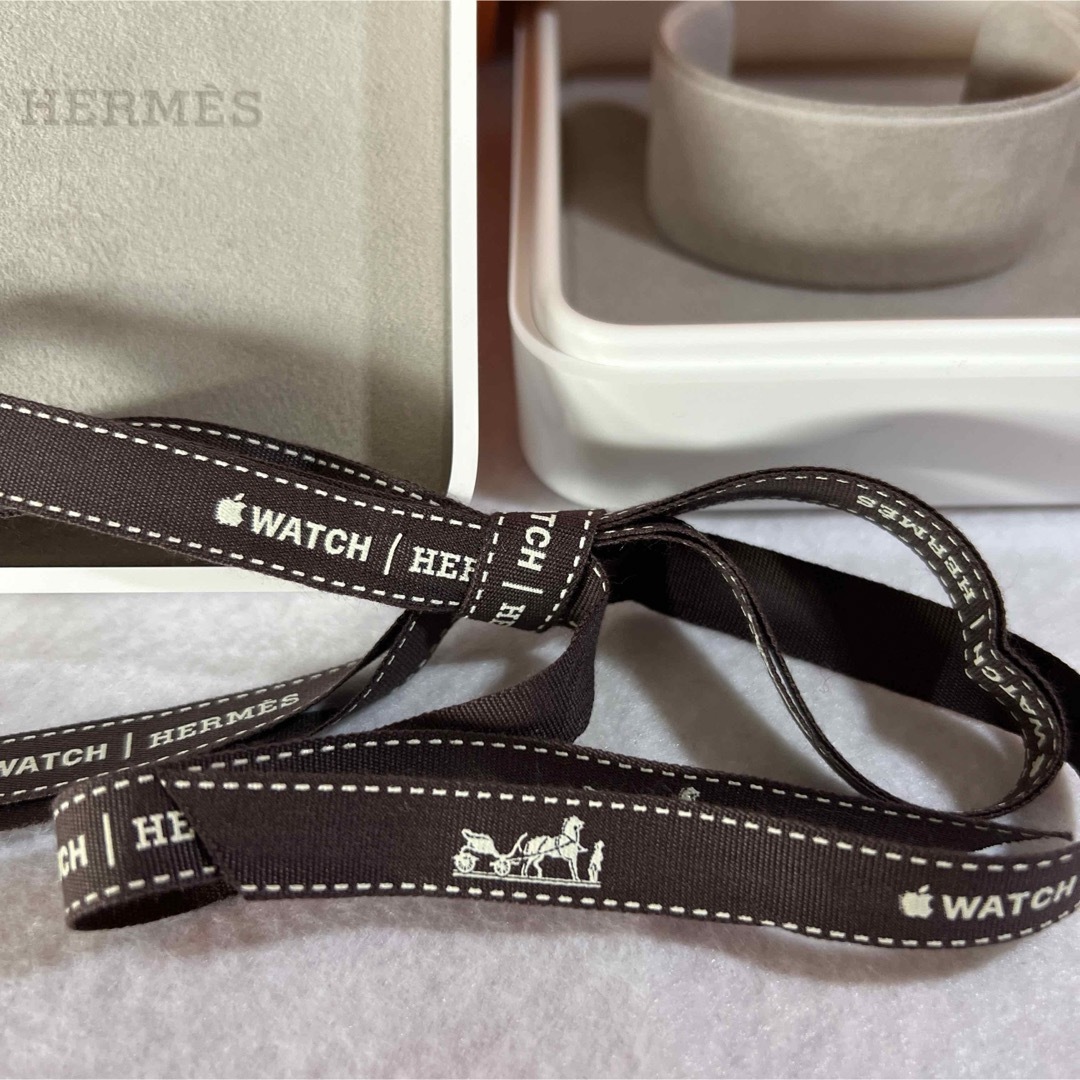 Hermes(エルメス)のHERMESエルメスApple Watchアップルウォッチリボン&空箱 レディースのファッション小物(腕時計)の商品写真