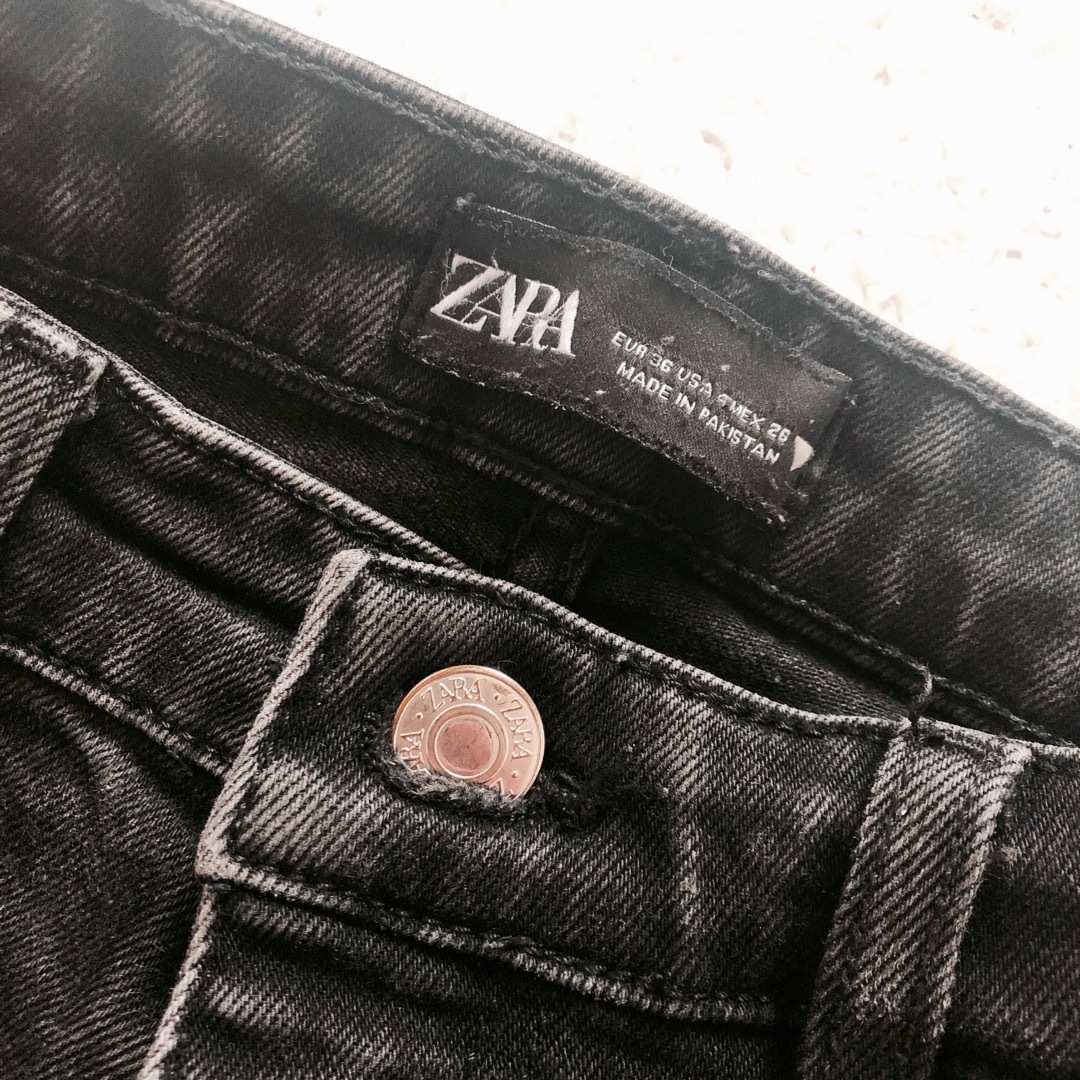 ZARA(ザラ)のZARAブラックスキニー レディースのパンツ(スキニーパンツ)の商品写真