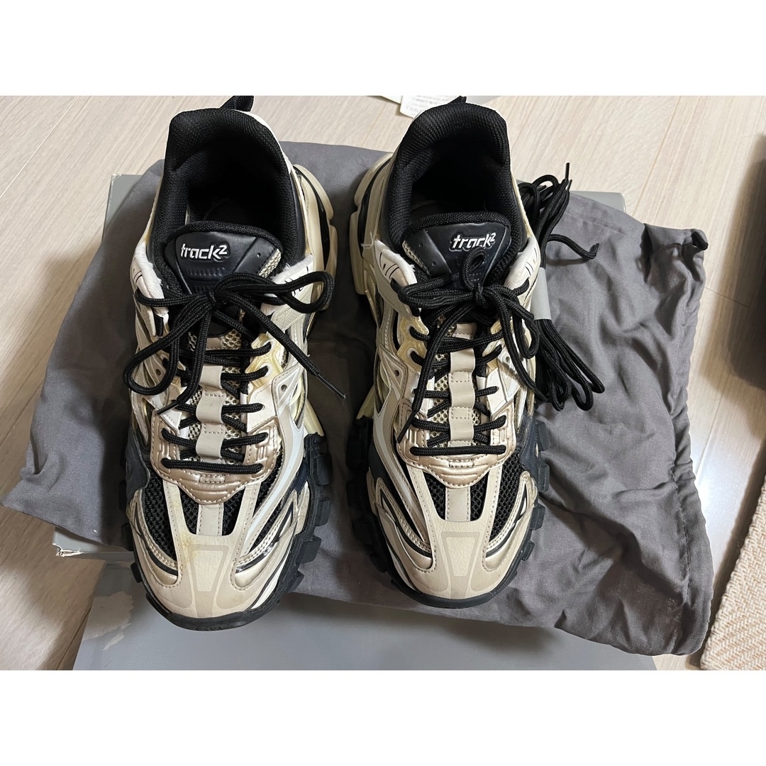 Balenciaga(バレンシアガ)のバレンシアガ Track.2 スニーカー　ブラック＆ベージュ メンズの靴/シューズ(スニーカー)の商品写真