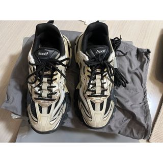 バレンシアガ(Balenciaga)のバレンシアガ Track.2 スニーカー　ブラック＆ベージュ(スニーカー)