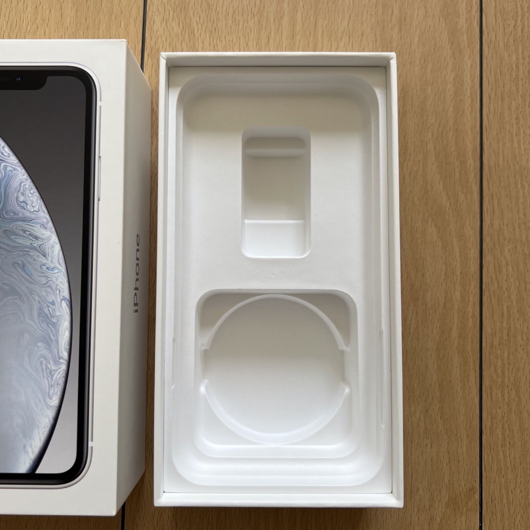 iPhone XR ホワイト64 GB SIMフリー 超美品 iPhone XR ホワイト64 GB SIMフリー 超美品