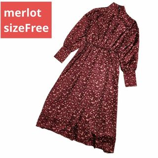 メルロー(merlot)のmerlot　ワンピース　花柄　総柄(ロングワンピース/マキシワンピース)