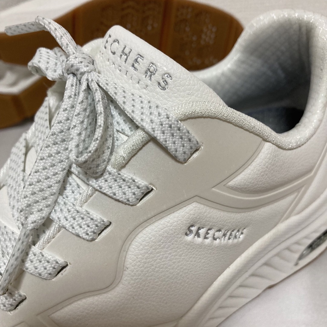 SKECHERS(スケッチャーズ)の新品■スケッチャーズ■アーチフィット エスマイルズ マイルメーカーズ スニーカー レディースの靴/シューズ(スニーカー)の商品写真