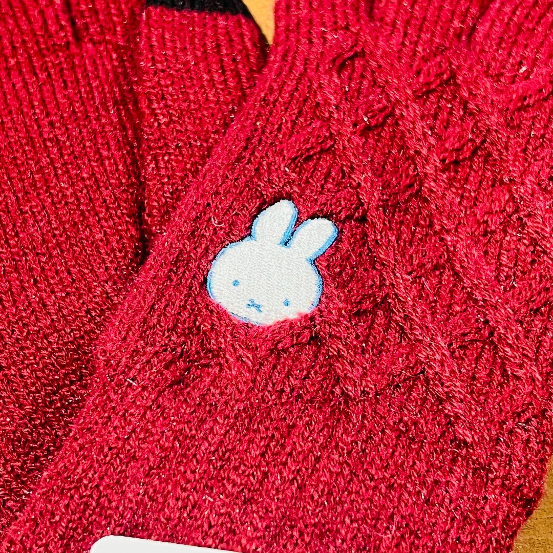 miffy(ミッフィー)の【新品】ミッフィー　ワンポイント刺繍　スマホ対応手袋「miffyフェイス」レッド レディースのファッション小物(手袋)の商品写真