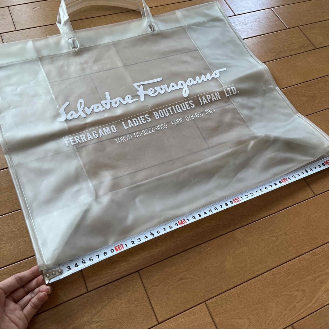 Ferragamo(フェラガモ)のフェラガモ　ショップ袋　ショッパー　ビッグサイズ　クリアー レディースのバッグ(トートバッグ)の商品写真