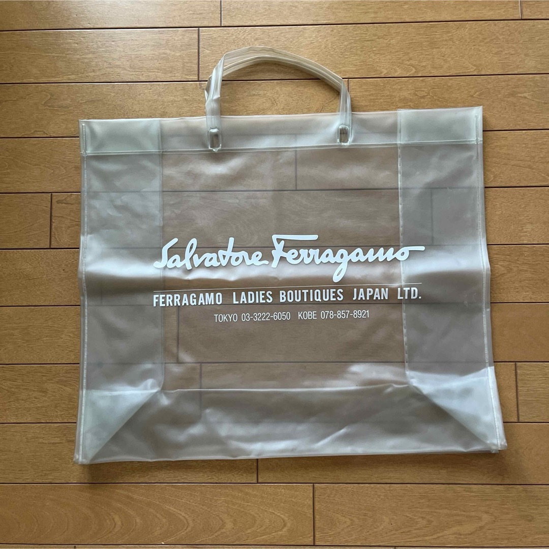 Ferragamo(フェラガモ)のフェラガモ　ショップ袋　ショッパー　ビッグサイズ　クリアー レディースのバッグ(トートバッグ)の商品写真