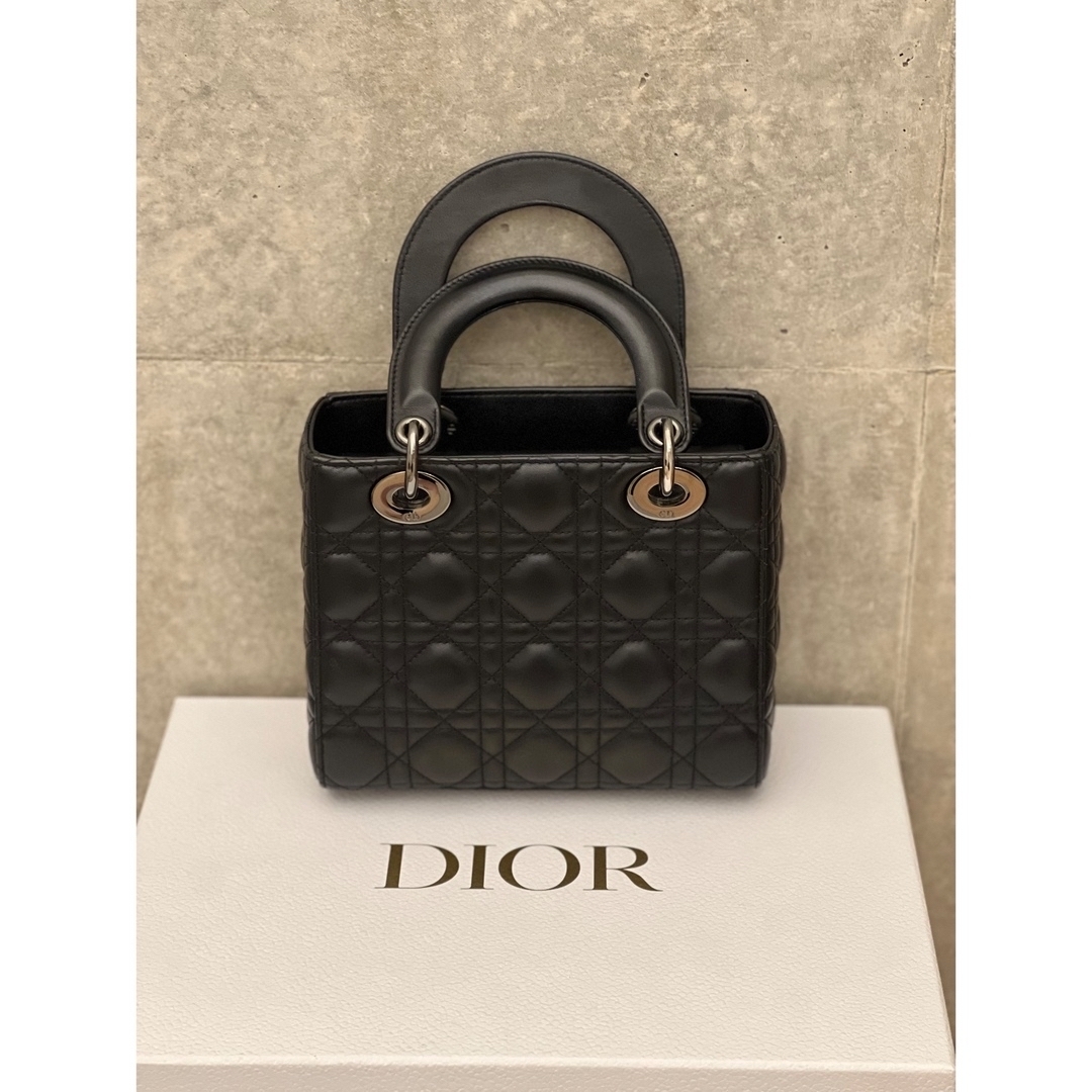 Christian Dior(クリスチャンディオール)の2日間限定セール　Lady dior レディディオール　100％正規品 レディースのバッグ(ショルダーバッグ)の商品写真