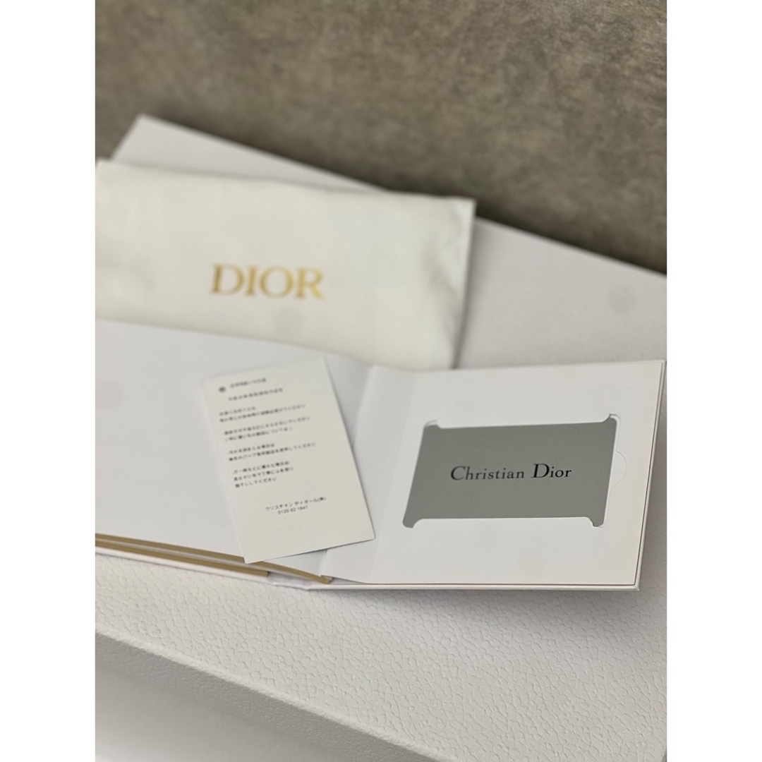 Christian Dior(クリスチャンディオール)の2日間限定セール　Lady dior レディディオール　100％正規品 レディースのバッグ(ショルダーバッグ)の商品写真