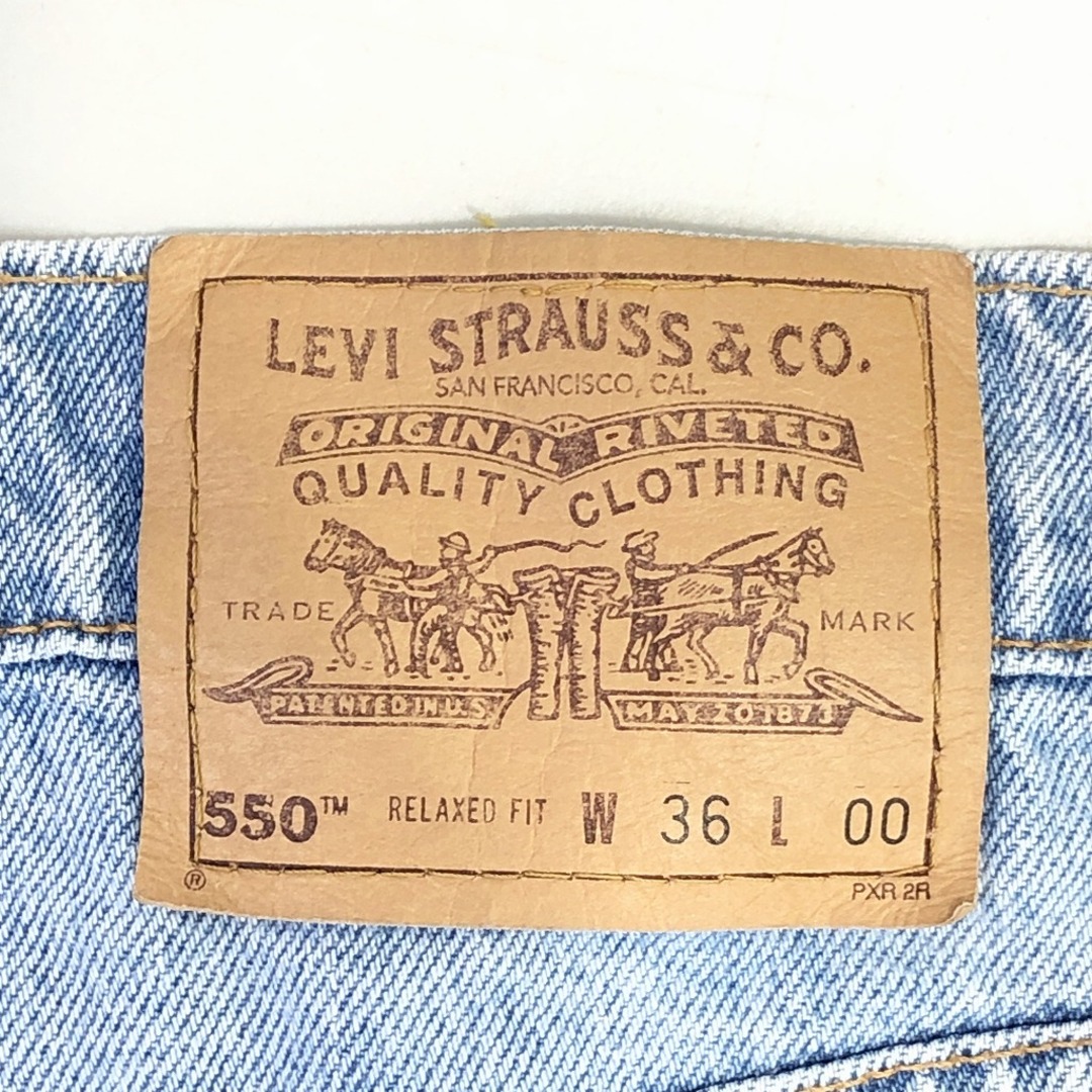 Levi's(リーバイス)のUSA製 Levi's リーバイス 550 デニムハーフパンツ アメカジ ライトブルー (メンズ 36×00) 中古 古着 P0008 メンズのパンツ(デニム/ジーンズ)の商品写真