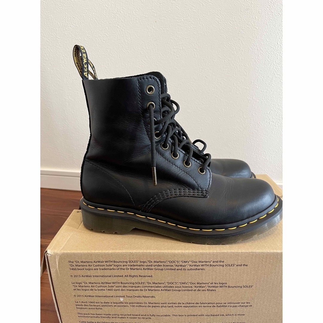 Dr.Martens(ドクターマーチン)のドクターマーチン 1460 8EYE BOOTS ブラック レディースの靴/シューズ(ブーツ)の商品写真