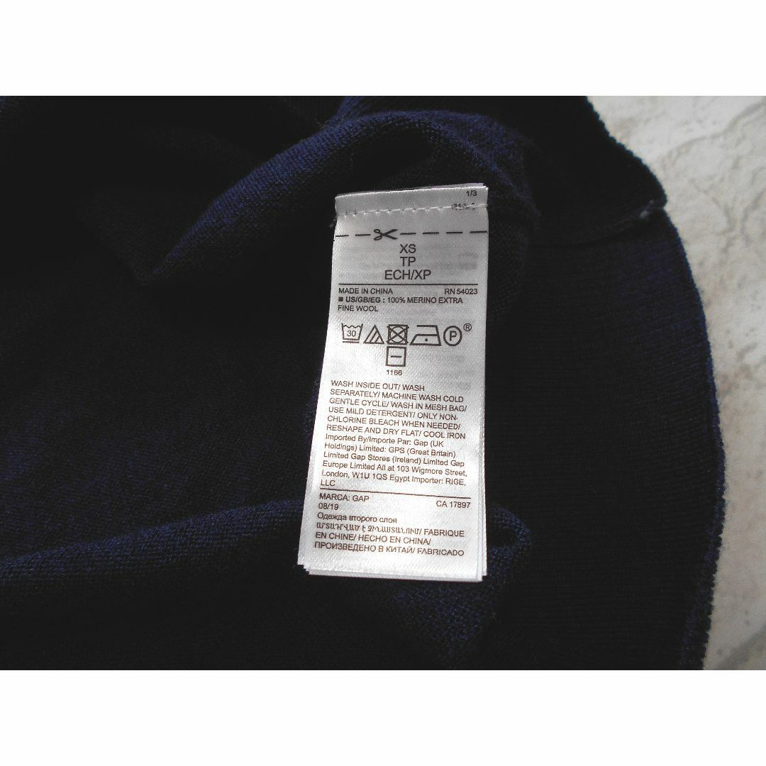 GAP(ギャップ)の美品 送料無料 ギャップ 紺 エクストラファイン メリノウール ニット レディースのトップス(ニット/セーター)の商品写真