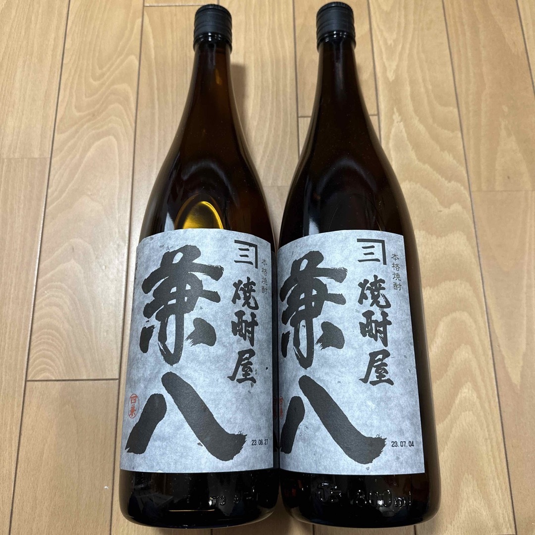 四ツ谷酒造(ヨツヤシュゾウ)の麦焼酎　焼酎屋　兼八　1,800ml２本セット　超希少品 食品/飲料/酒の酒(焼酎)の商品写真