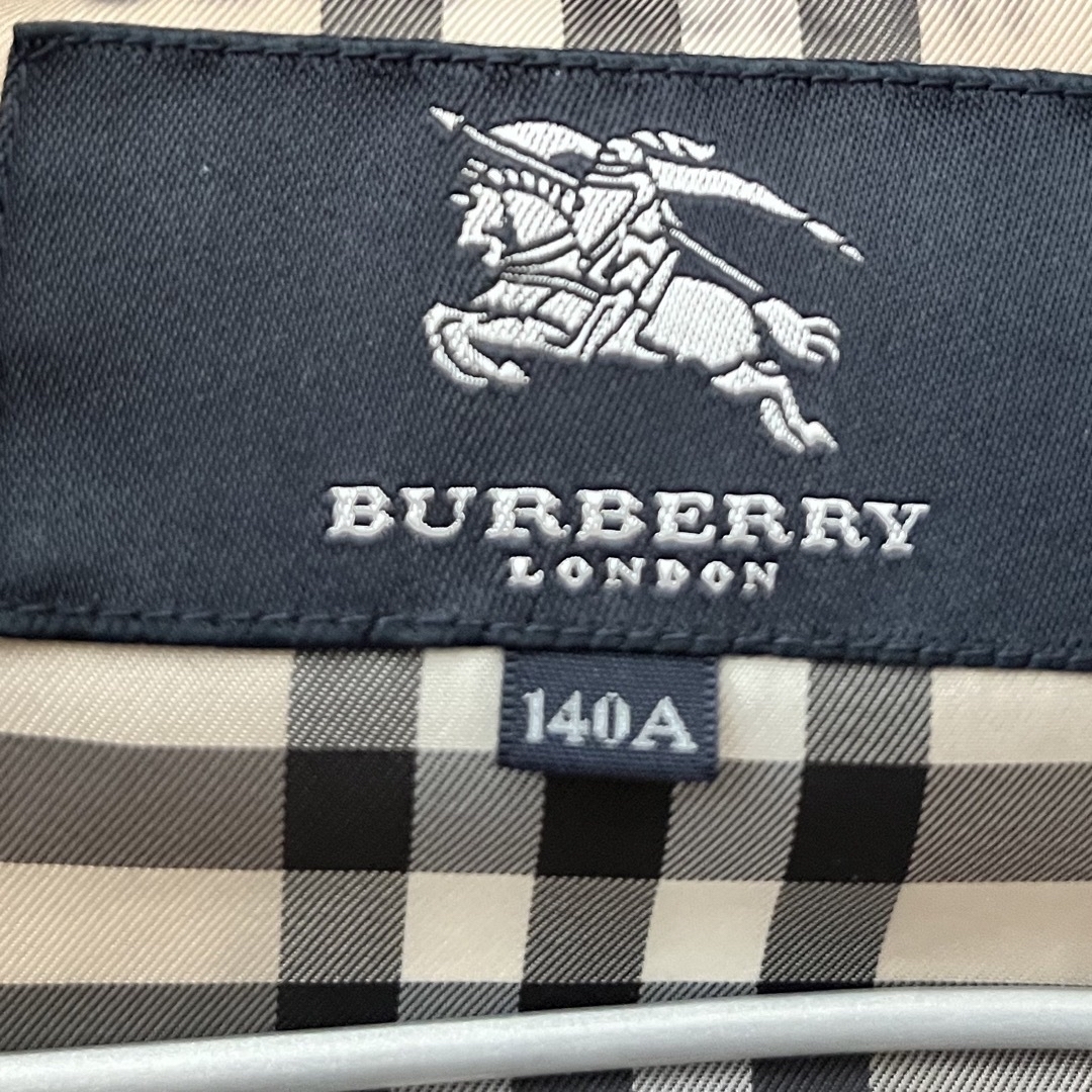 BURBERRY(バーバリー)のBurberry 男の子　140CM ダウン　ダウンベスト キッズ/ベビー/マタニティのキッズ服男の子用(90cm~)(ジャケット/上着)の商品写真