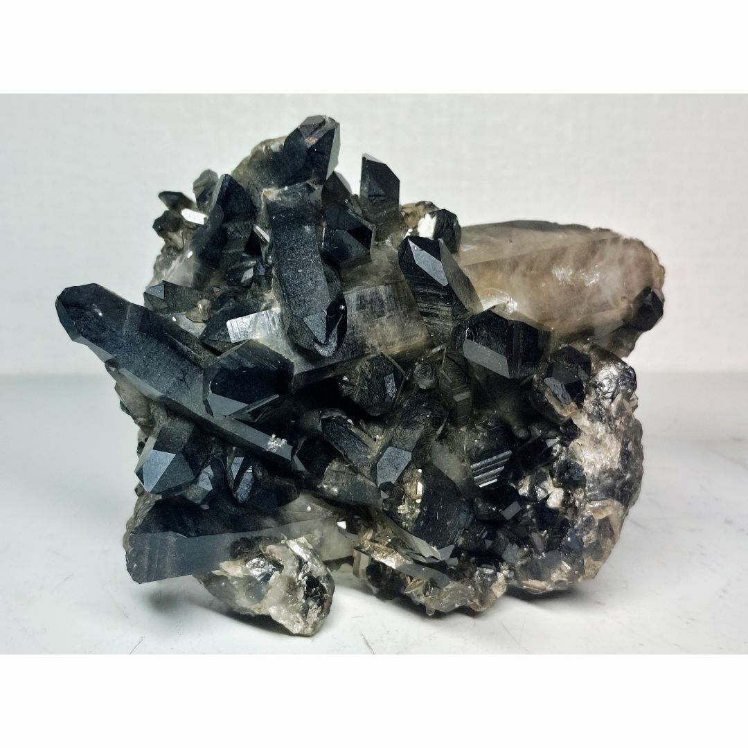 黒水晶 1.1kg モリオン クォーツ 原石 鑑賞石 自然石 誕生石 鉱物 鉱石