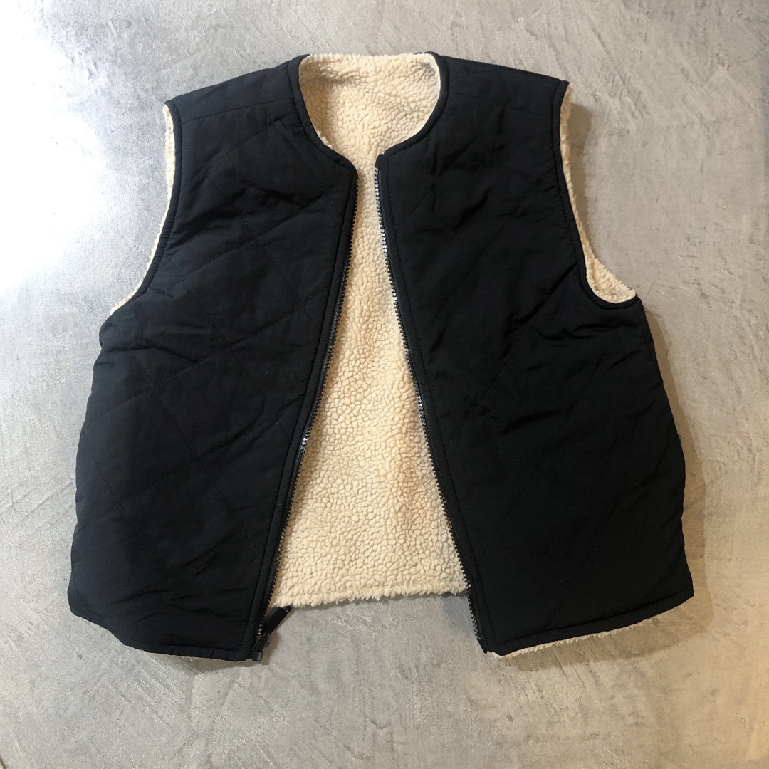 ZARA KIDS(ザラキッズ)のZARA リバーシブル ボア ダウン　120 キッズ/ベビー/マタニティのキッズ服男の子用(90cm~)(その他)の商品写真