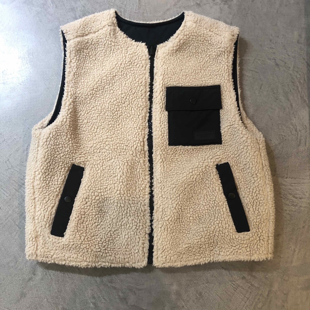 ZARA KIDS(ザラキッズ)のZARA リバーシブル ボア ダウン　120 キッズ/ベビー/マタニティのキッズ服男の子用(90cm~)(その他)の商品写真