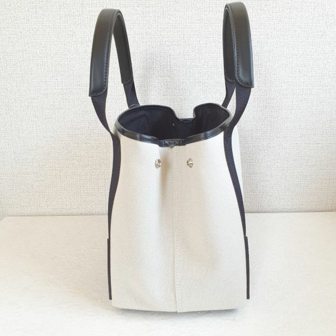 Balenciaga(バレンシアガ)の【新品・未使用】BALENCIAGA NAVY CABAS ハンドバッグ S レディースのバッグ(ハンドバッグ)の商品写真