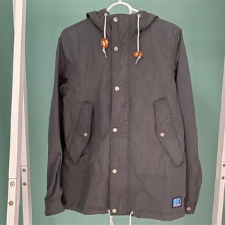 ヘリーハンセン(HELLY HANSEN)のhelly hansen フード付ジャケット　ヘリーハンセン(マウンテンパーカー)