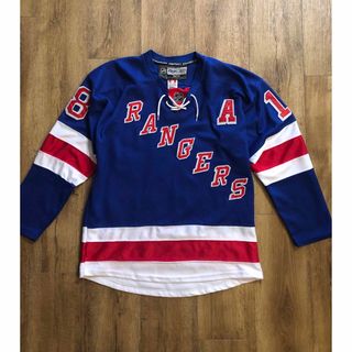 CCM製　90’s NHL ロサンゼルスキングス ユニホーム 黒　ホッケーシャツ希少なCCM製のアイテムです