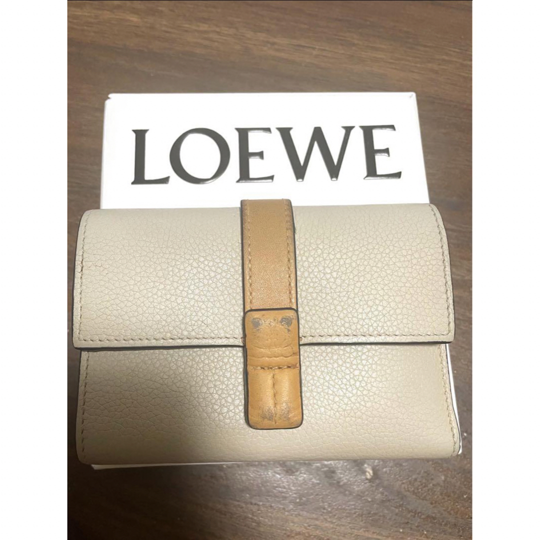 LOEWE(ロエベ)のLOEWE 三つ折財布  バーティカルウォレットスモール レディースのファッション小物(財布)の商品写真