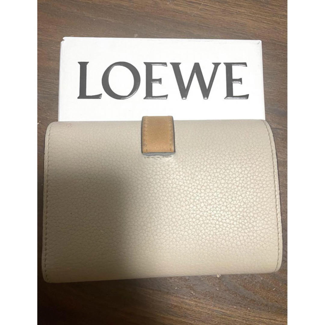 LOEWE(ロエベ)のLOEWE 三つ折財布  バーティカルウォレットスモール レディースのファッション小物(財布)の商品写真
