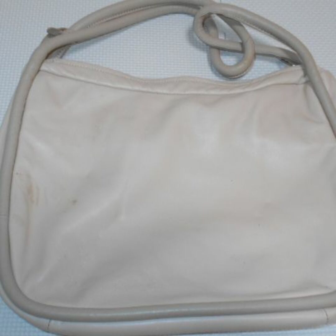 BREE(ブリー)のBREE ハンドバッグ バッグ本体 縦25×横32cm マチ5cm レディースのバッグ(ハンドバッグ)の商品写真