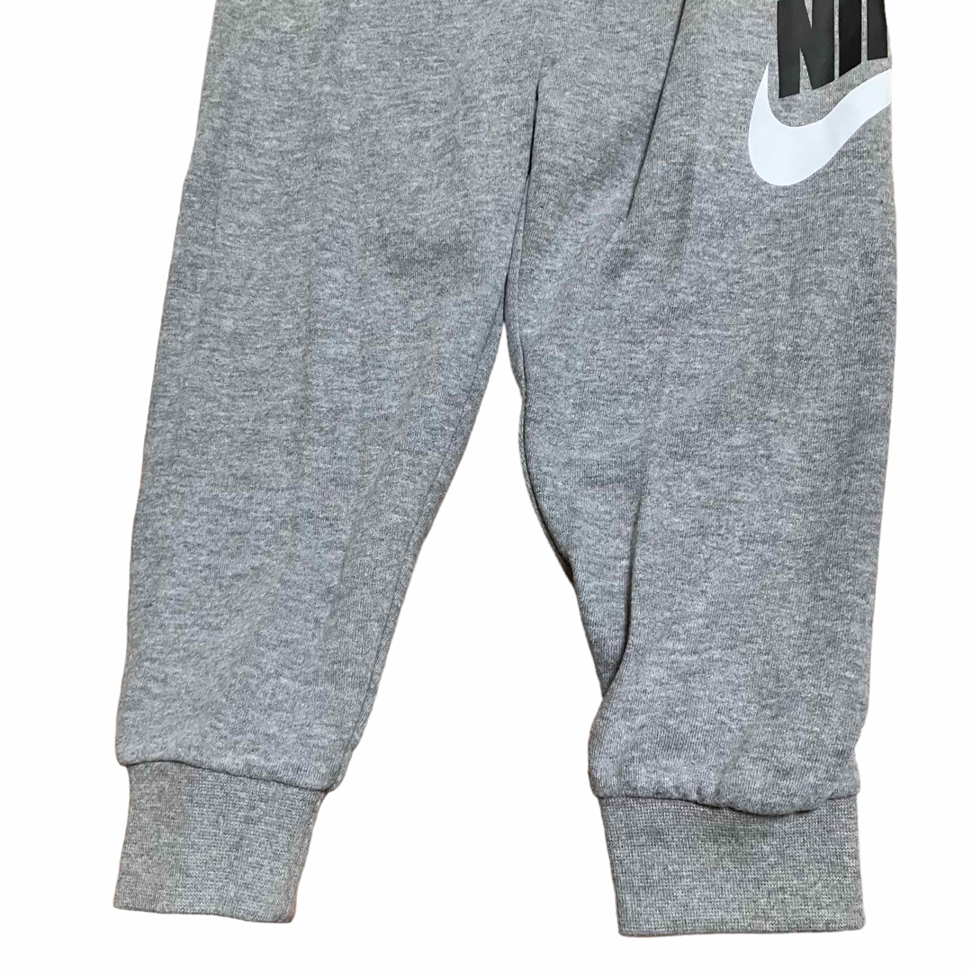 NIKE(ナイキ)のS814 新品 NIKE  キッズ 子供 ボトムス ズボン 92-98cm キッズ/ベビー/マタニティのキッズ服男の子用(90cm~)(パンツ/スパッツ)の商品写真