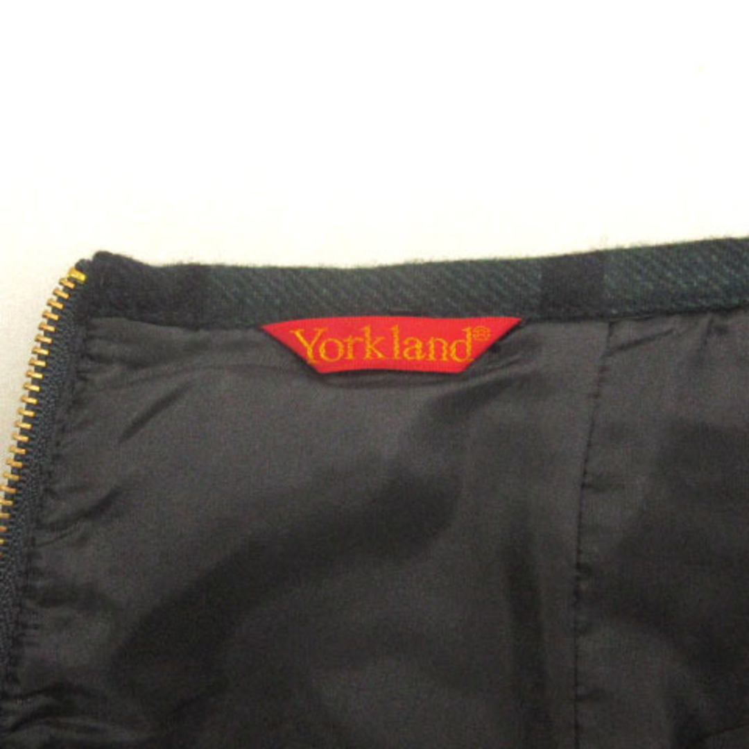 Yorkland(ヨークランド)のヨークランド チェックスカート ひざ丈 ウール グリーン系 9AR レディースのスカート(ひざ丈スカート)の商品写真
