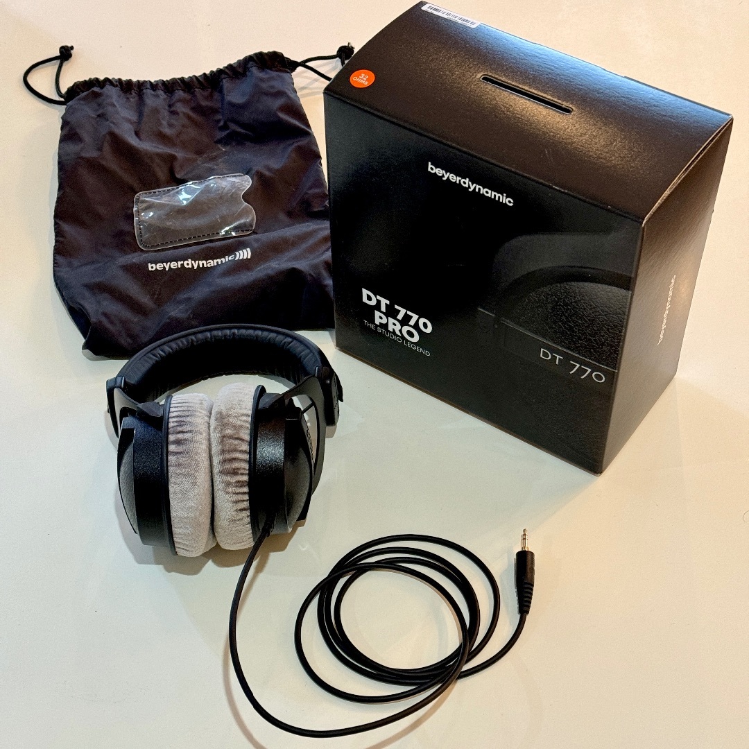 beyerdynamic / DT770PRO 32Ω 密閉型モニターヘッドホン スマホ/家電/カメラのオーディオ機器(ヘッドフォン/イヤフォン)の商品写真